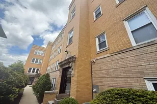4856 W Warner Ave, Chicago, IL 60641 - Photo 2