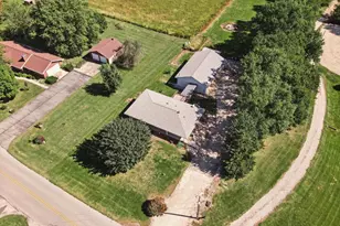 1101 Stockholm Rd, Paxton, IL 60957 - Photo 4