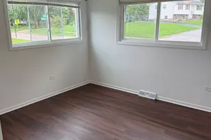 551 N Washington Ave, Batavia, IL 60510 - Photo 10