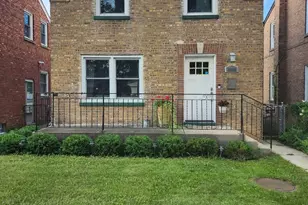 3812 W Hull St, Skokie, IL 60076 - Photo 2