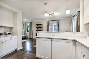 3812 W Hull St, Skokie, IL 60076 - Photo 10