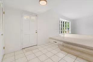 1541 E Lake Louise Dr, Palatine, IL 60074 - Photo 2