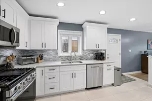 3114 W Jerome St, Chicago, IL 60645 - Photo 8