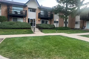 7A Kingery Quarter Dr, Willowbrook, IL 60527 - Photo 1