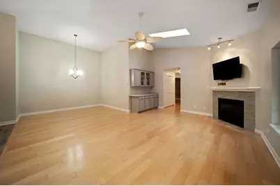 5645 S Cass Avenue #301, Westmont, IL 60559 - Photo 8