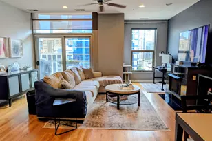 150 W Superior St, Chicago, IL 60654 - Photo 2