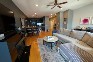 150 W Superior St, Chicago, IL 60654 - Photo 8
