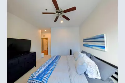 150 W Superior Street #1003, Chicago, IL 60654 - Photo 12