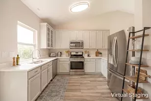 636 Hamilton Ln, North Aurora, IL 60542 - Photo 6