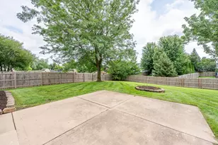 636 Hamilton Ln, North Aurora, IL 60542 - Photo 14