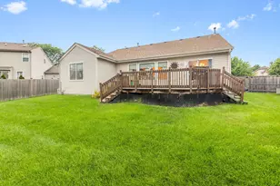 7004 Nathan Ln, Carpentersville, IL 60110 - Photo 16