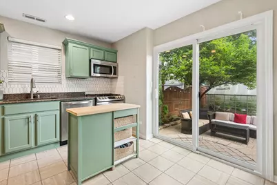 2529 W Shakespeare Avenue, Chicago, IL 60647 - Photo 10