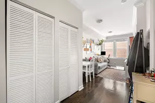536 W Belmont Ave, Chicago, IL 60657 - Photo 6