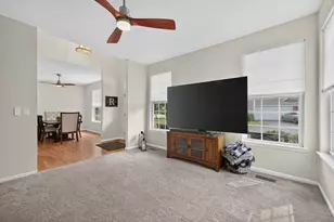 210 Brompton Ln, Sugar Grove, IL 60554 - Photo 6