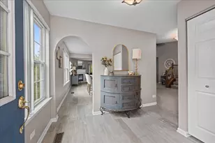 3368 Renard Ln, Saint Charles, IL 60175 - Photo 2