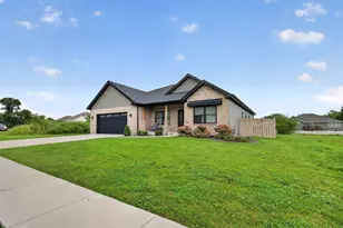 205 Wesley Dr, Peotone, IL 60468 - Photo 2