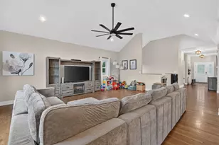 205 Wesley Dr, Peotone, IL 60468 - Photo 8