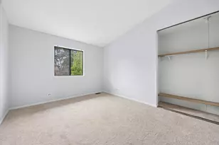 8009 Wildwood Ln, Darien, IL 60561 - Photo 14
