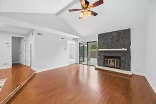8009 Wildwood Ln, Darien, IL 60561 - Photo 2