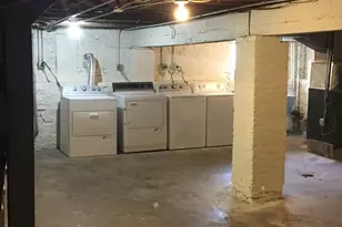 10531 S Corliss Ave, Chicago, IL 60628 - Photo 8
