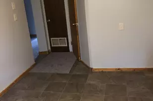 10531 S Corliss Ave, Chicago, IL 60628 - Photo 16