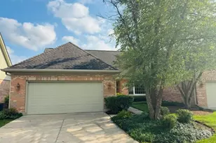 836 Wedgewood Dr, Crystal Lake, IL 60014 - Photo 2