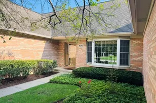 836 Wedgewood Dr, Crystal Lake, IL 60014 - Photo 4