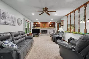 309 S 3rd St, Chatsworth, IL 60921 - Photo 6