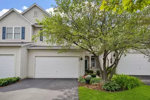 323 Fairmont Ct, Saint Charles, IL 60175 - Photo 1