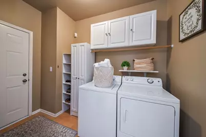 323 Fairmont Court, Saint Charles, IL 60175 - Photo 6