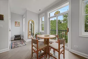 2739 W Thomas St, Chicago, IL 60622 - Photo 2