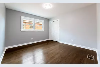 8151 S Commercial Avenue, Chicago, IL 60617 - Photo 12