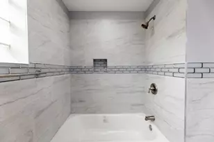 8151 S Commercial Ave, Chicago, IL 60617 - Photo 18