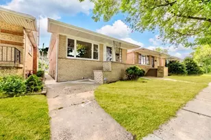 8151 S Commercial Ave, Chicago, IL 60617 - Photo 2