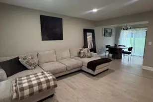 201 Fairwood Dr, Bolingbrook, IL 60440 - Photo 4