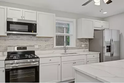 11325 S Avenue H, Chicago, IL 60617 - Photo 6