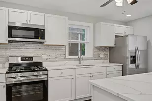 11325 S Avenue H, Chicago, IL 60617 - Photo 6