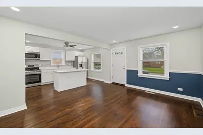 11325 S Avenue H, Chicago, IL 60617 - Photo 8