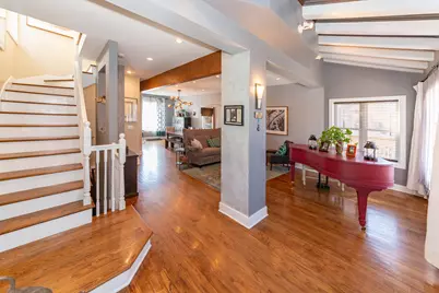 2243 N Monticello Avenue, Chicago, IL 60647 - Photo 2