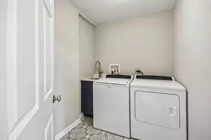 285 Bennett Dr, Carol Stream, IL 60188 - Photo 22
