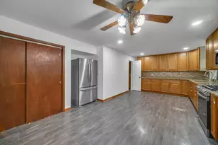 10718 S Neenah Ave, Worth, IL 60482 - Photo 12