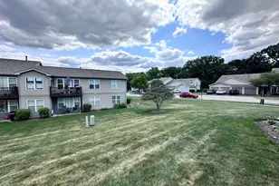1011 Sommerset Ct, Elgin, IL 60120 - Photo 16