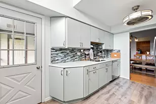 18075 Royal Oak Ct, Tinley Park, IL 60477 - Photo 12