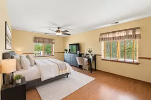 18075 Royal Oak Ct, Tinley Park, IL 60477 - Photo 4