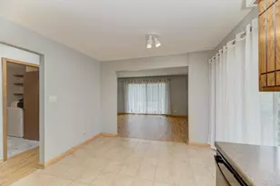 226 Manor Dr, New Lenox, IL 60451 - Photo 8