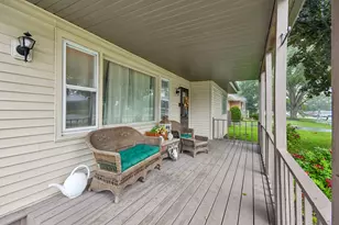 607 Wallace Ave, Morris, IL 60450 - Photo 2