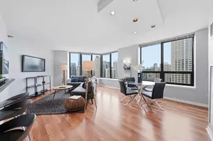 400 N LaSalle St, Chicago, IL 60654 - Photo 2