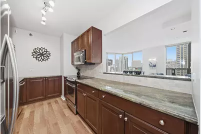 400 N Lasalle Street #3602, Chicago, IL 60654 - Photo 8