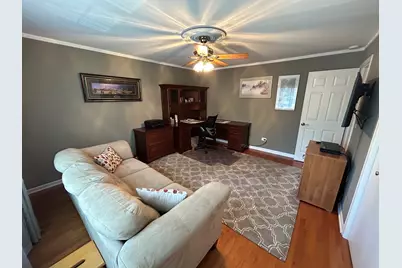211 Village Drive, Mount Prospect, IL 60056 - Photo 18
