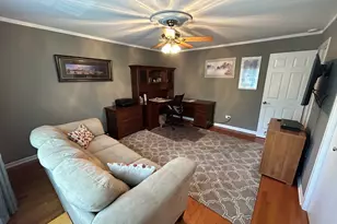 211 Village Dr, Mount Prospect, IL 60056 - Photo 18